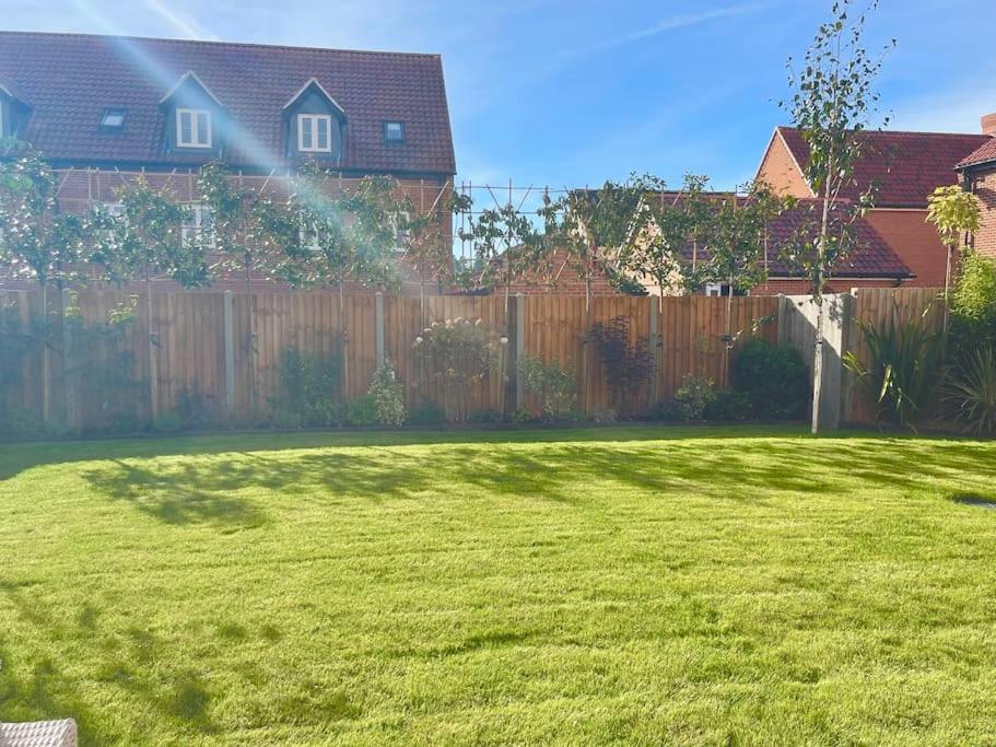 Stunning! Beautiful Contemporary Property In Holt, Norfolk ホルト エクステリア 写真