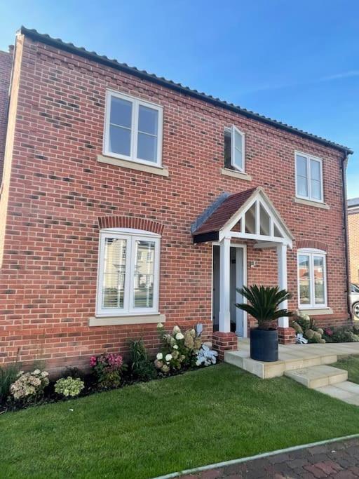 Stunning! Beautiful Contemporary Property In Holt, Norfolk ホルト エクステリア 写真